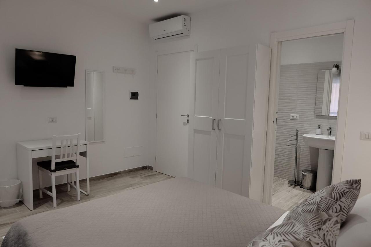 Central Guest House Civitavecchia Eksteriør billede