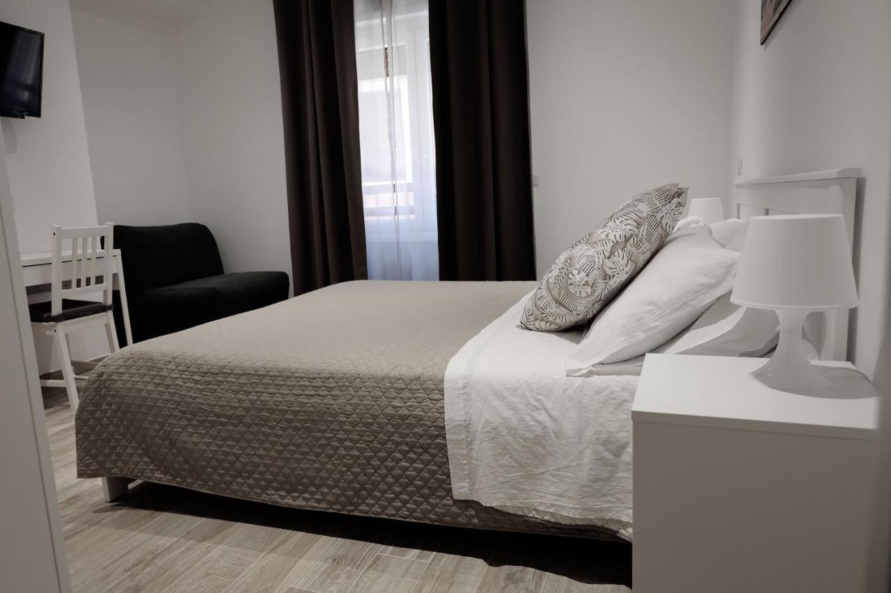 Central Guest House Civitavecchia Eksteriør billede
